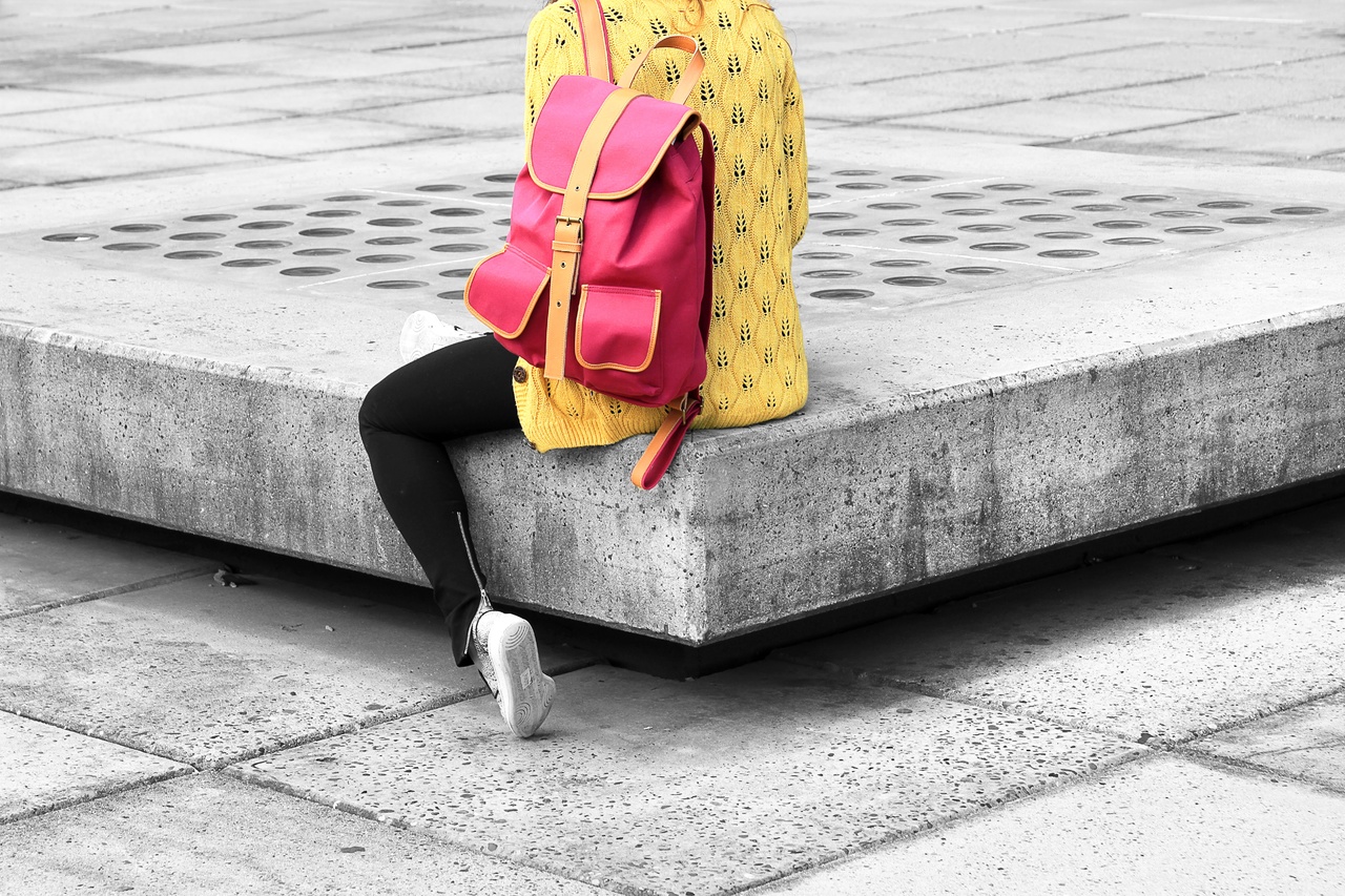 person-white-photography-backpack-spring-red-47363-pxhere.com